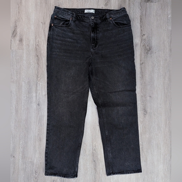 The 90s Straight Ultra High Rise Black Jeans - Picture 2 of 7